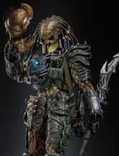 Load image into Gallery viewer, Preorder! Hot Toys CMS029B Predator 1/6th scale Broken Tusk Predator Collectible Figure (Special Edition)
