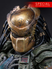 Load image into Gallery viewer, Preorder! Hot Toys CMS029B Predator 1/6th scale Broken Tusk Predator Collectible Figure (Special Edition)