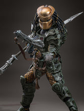 Load image into Gallery viewer, Preorder! Hot Toys CMS029B Predator 1/6th scale Broken Tusk Predator Collectible Figure (Special Edition)