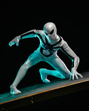 Load image into Gallery viewer, Hot Toys CMS027 Aliens Vs. Avengers 1/6th scale Miles Morales (Aliens Vs. Avengers Suit) Collectible Figure [Hot Toys Exclusive]