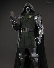 Load image into Gallery viewer, Hot Toys CMS022B Marvel Comics 1/6th Scale Doctor Doom Collectible Figure Special Edition