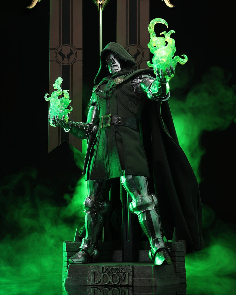Hot Toys CMS022B Marvel Comics 1/6th Scale Doctor Doom Collectible Figure Special Edition