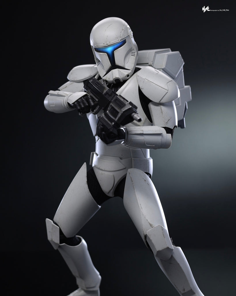 Hot Toys TMS131 Star Wars The Bad Batch Clone Commando 1/6 Scale Collectible Figure