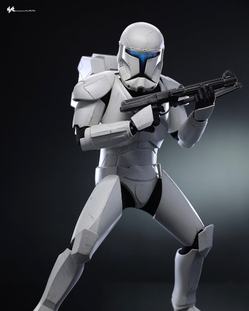 Hot Toys TMS131 Star Wars The Bad Batch Clone Commando 1/6 Scale Collectible Figure
