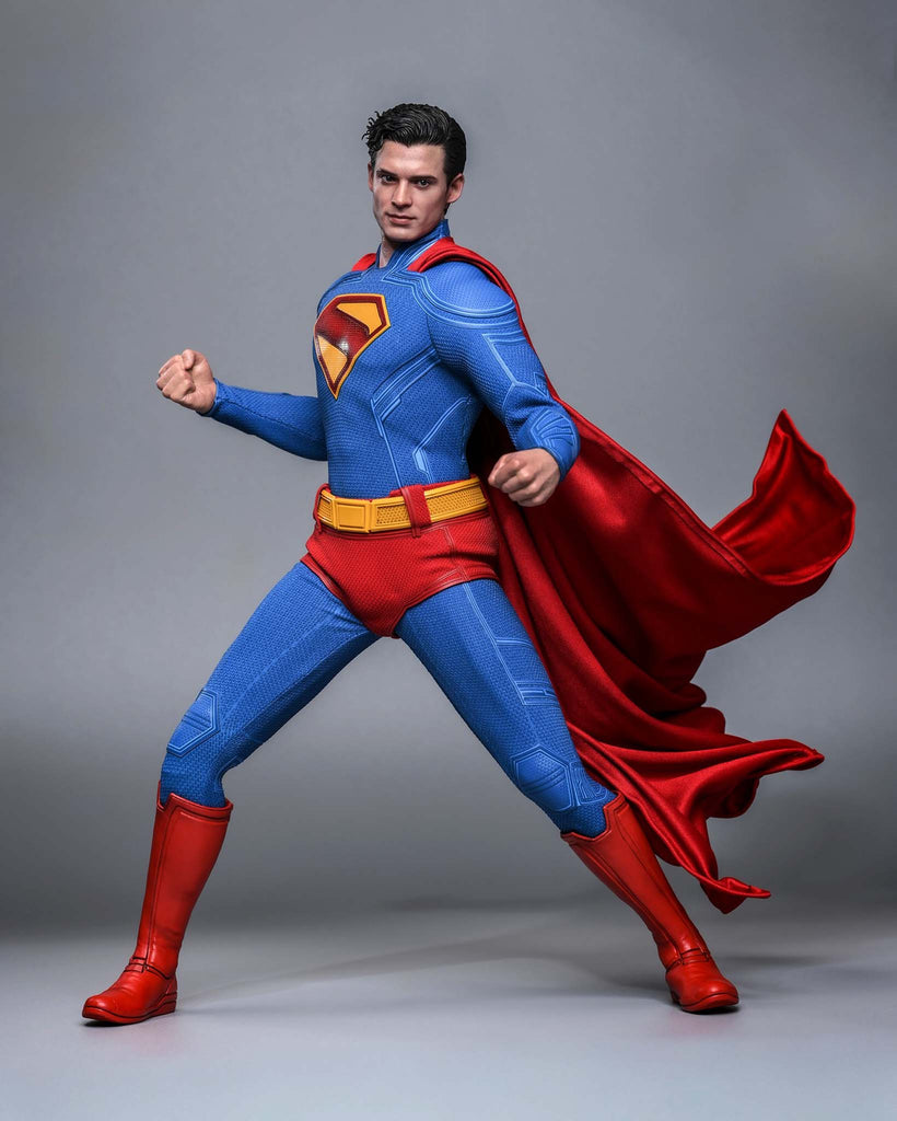 Hot Toys MMS812 Superman 1/6th Scale Superman & Krypto Collectible Set