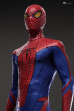 Load image into Gallery viewer, Hot Toys MMS771B The Amazing Spider-Man 1/6th Scale The Amazing Spider-Man Collectible Figure (Regular Version) (Special Edition)