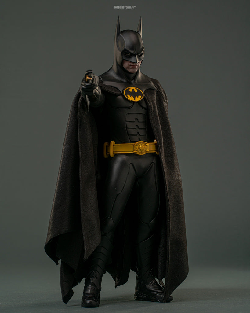 Hot Toys MMS769 Batman Returns: 1/6th scale Batman Collectible Figure (Regular Version)