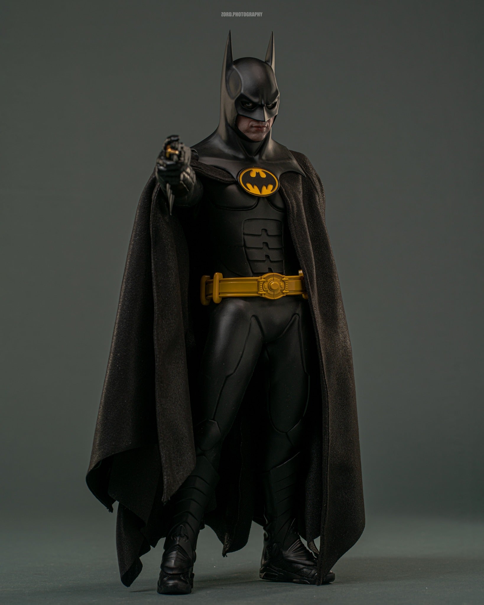 【希少】BATMAN RETURNS フィギュア Hot Toys MMS769 Batman Returns: Batman 1/6th scale Collectible