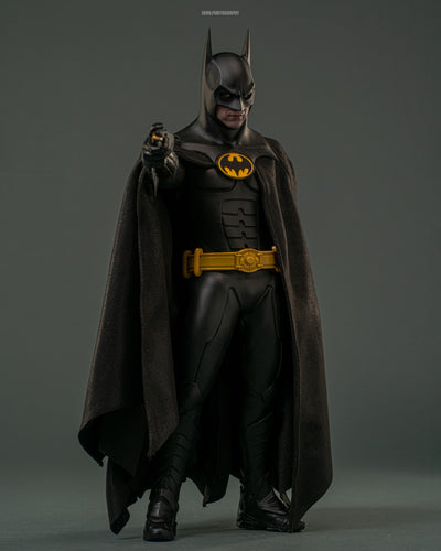 Hot Toys MMS769 Batman Returns: 1/6th scale Batman Collectible Figure (Regular Version)