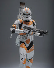 Load image into Gallery viewer, Preorder! Hot Toys MMS852 Star Wars: Revenge of the Sith 1/6th scale 212th Attack Battalion Clone Trooper Collectible Figure (Deluxe Version
