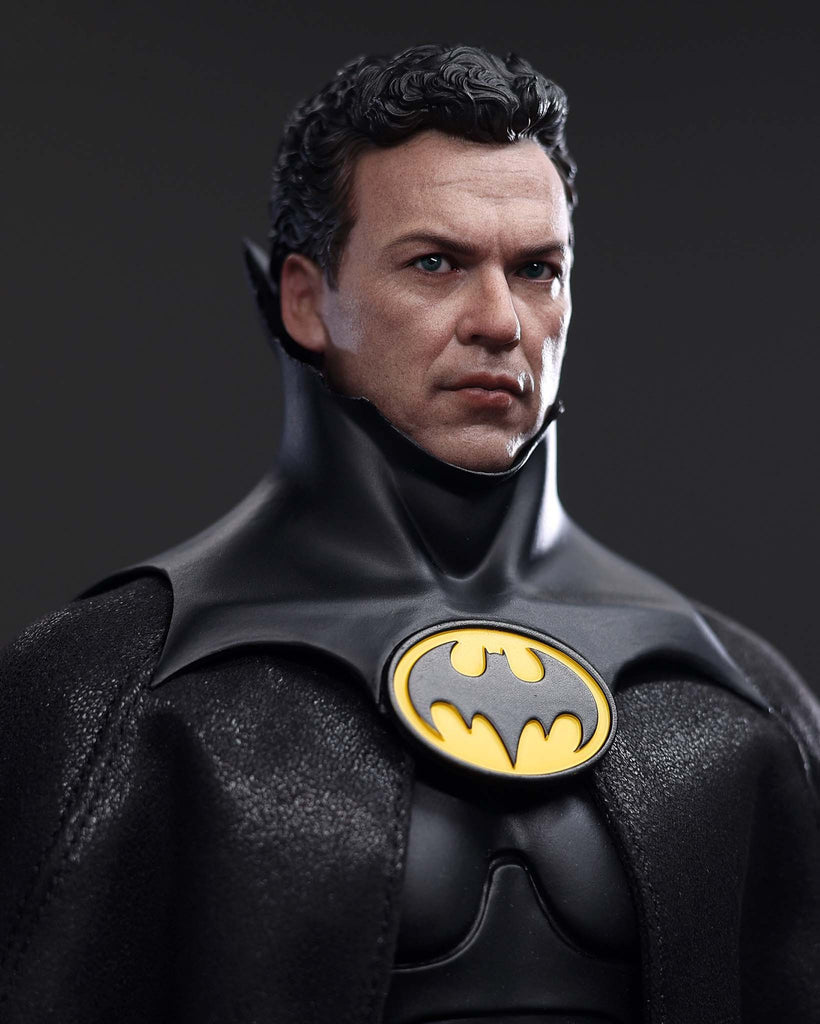 Hot Toys MMS770 Batman Returns: 1/6th scale Batman Collectible Figure (Deluxe Version)
