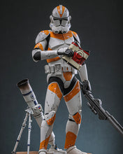 Load image into Gallery viewer, Preorder! Hot Toys MMS852 Star Wars: Revenge of the Sith 1/6th scale 212th Attack Battalion Clone Trooper Collectible Figure (Deluxe Version