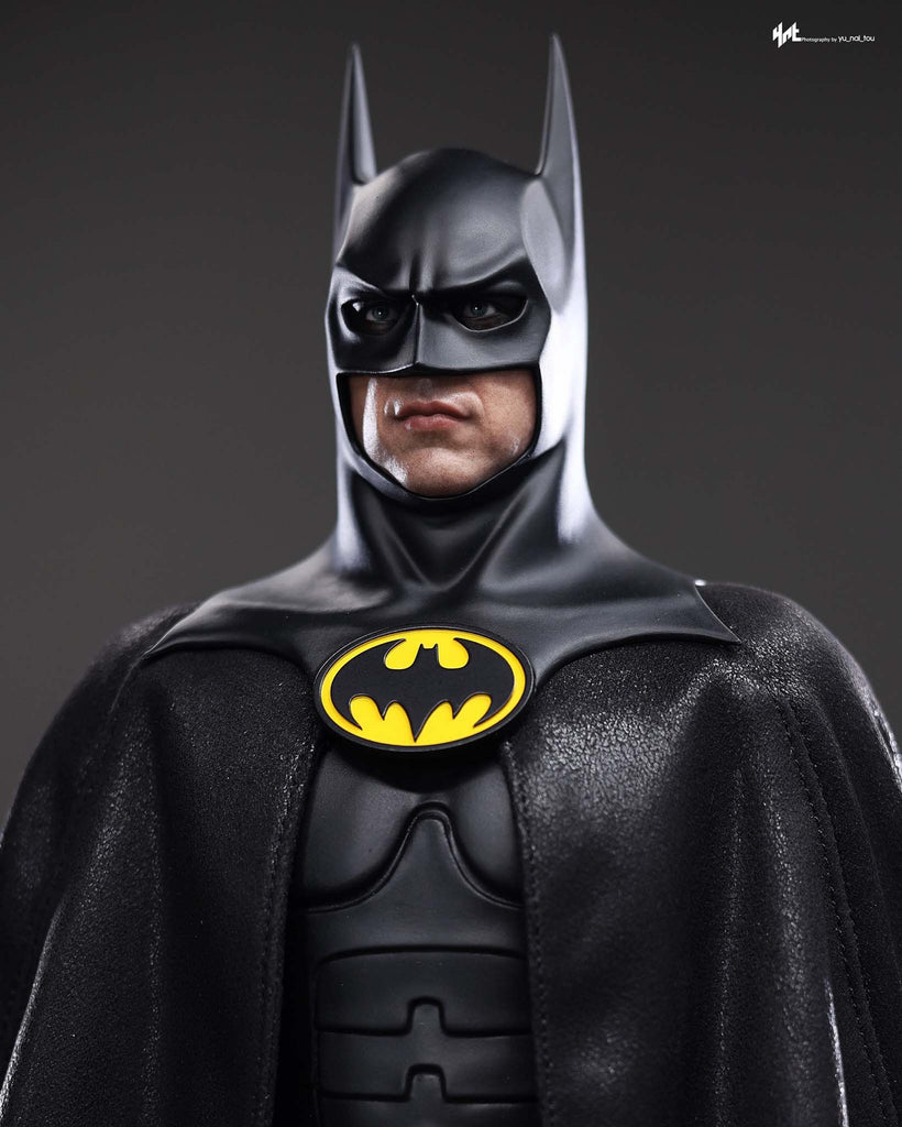 Hot Toys MMS770 Batman Returns: 1/6th scale Batman Collectible Figure (Deluxe Version)