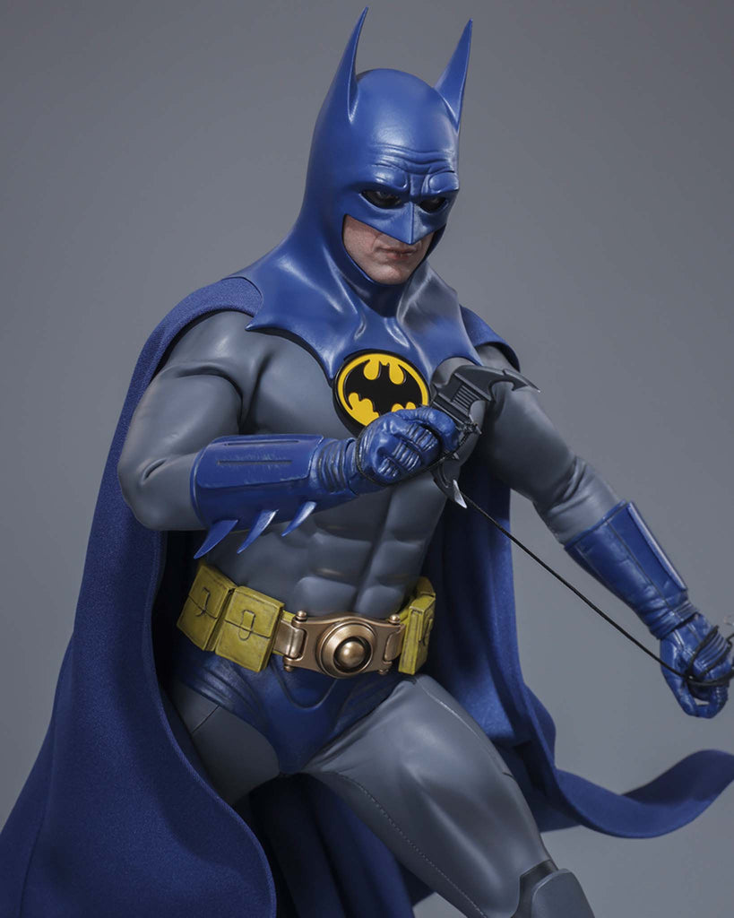 Hot Toys MMS834 The Flash 1/6th scale Batman (Blue & Grey Suit) Collectible Figure [Hot Toys Exclusive]