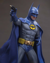 Load image into Gallery viewer, Hot Toys MMS834 The Flash 1/6th scale Batman (Blue &amp; Grey Suit) Collectible Figure [Hot Toys Exclusive]