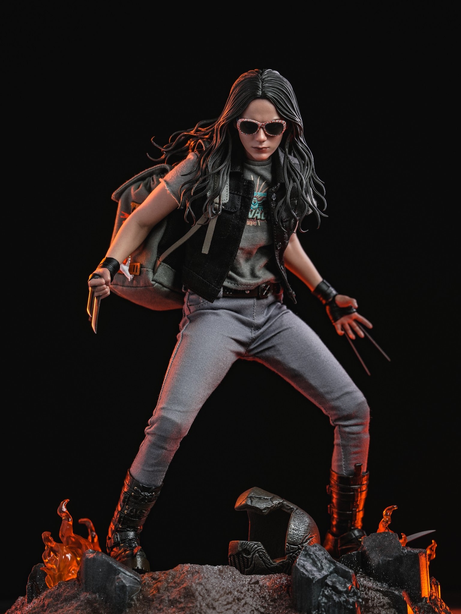 Hot Toys MMS781 Marvel Deadpool and Wolverine X23 1/6 Scale