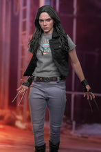 Load image into Gallery viewer, Hot Toys MMS781 Marvel Deadpool and Wolverine X23 1/6 Scale Collectible Figure