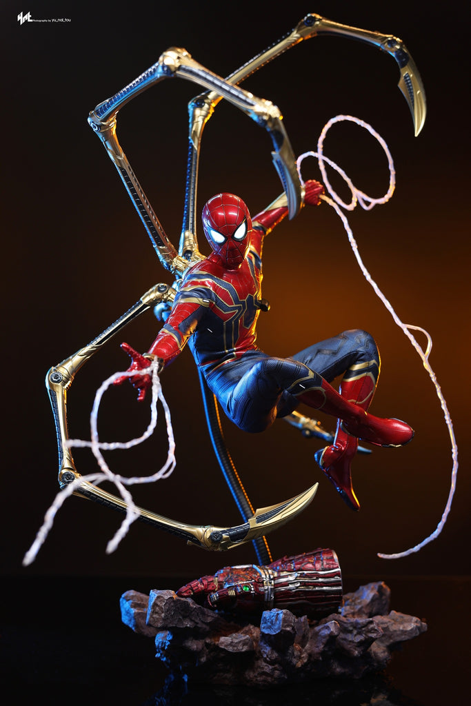 Hot Toys MMS761 Avengers Endgame 1/6th Scale Iron Spider Collectible Figure Sculpted Version