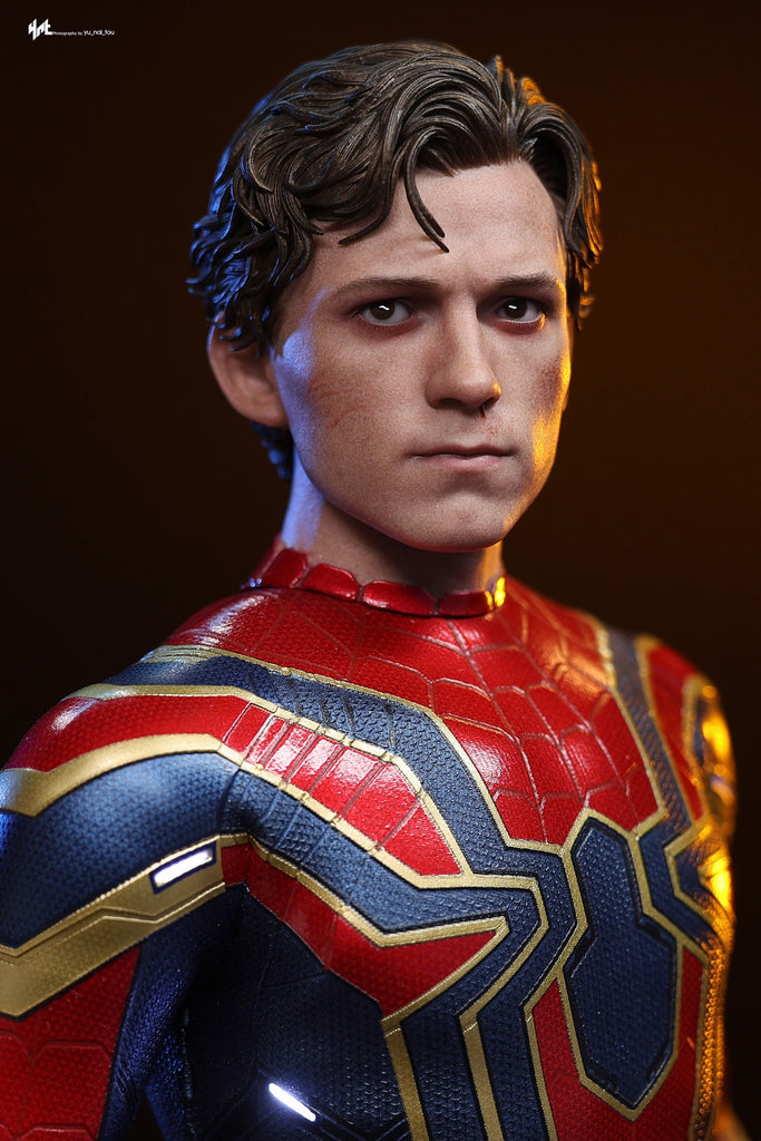 Hot Toys MMS761 Avengers Endgame 1/6th Scale Iron Spider Collectible Figure Sculpted Version
