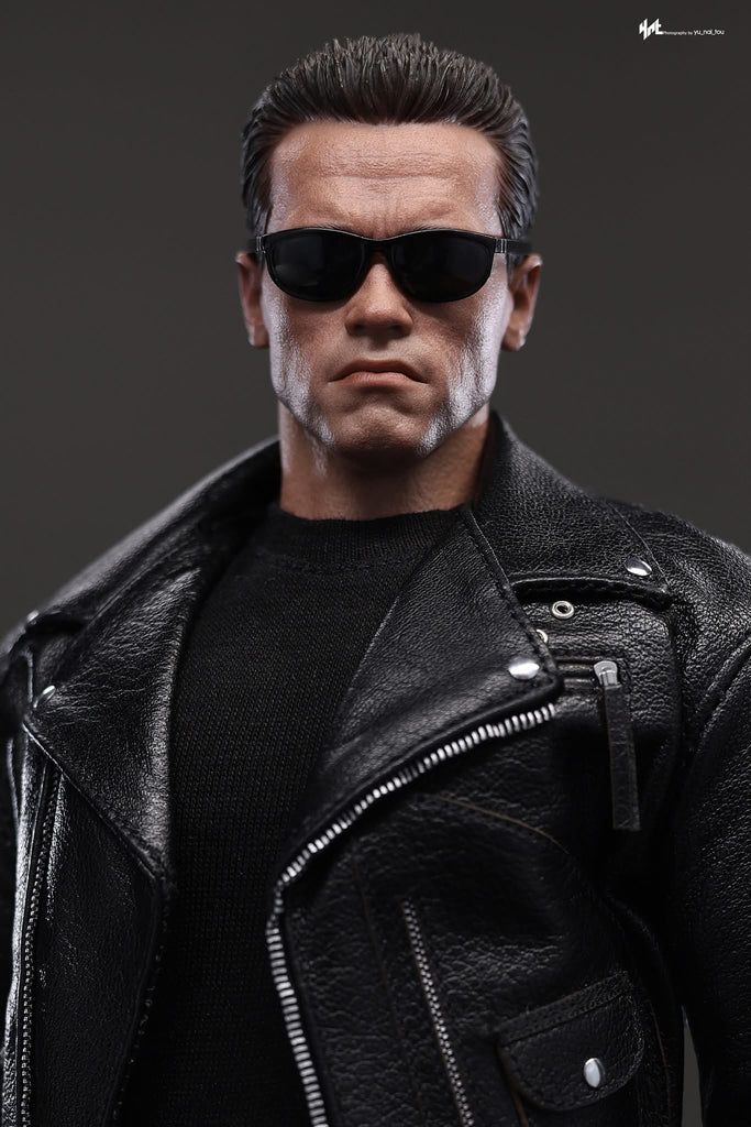 Hot Toys MMS795 Terminator 2: Judgment Day 1/6th Scale T-800 (2.0) Collectible Figure