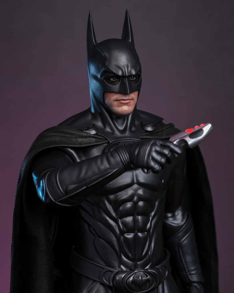 Hot Toys MMS786 Batman & Robin 1/6th scale Batman Collectible Figure