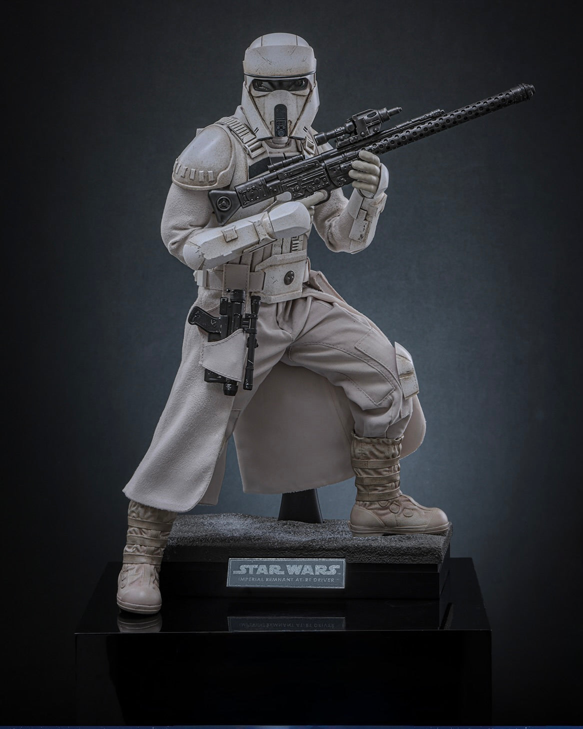 Hot Toys MMS853 Star Wars: The Mandalorian & Grogu 1/6th scale