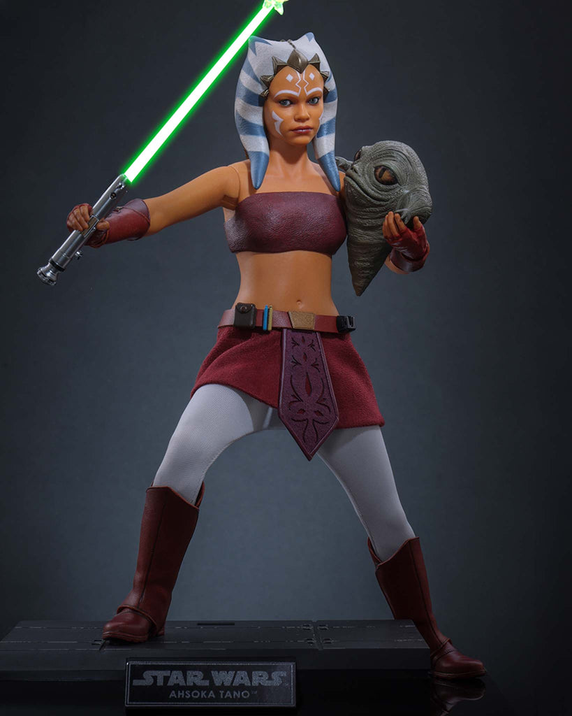 Hot Toys TMS170 Star Wars: The Clone Wars 1/6th scale Ahsoka Tano (Padawan) Collectible Figure [Hot Toys Exclusive]