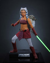 Load image into Gallery viewer, Hot Toys TMS170 Star Wars: The Clone Wars 1/6th scale Ahsoka Tano (Padawan) Collectible Figure [Hot Toys Exclusive]
