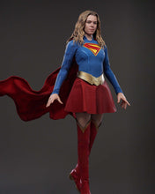 Load image into Gallery viewer, Preorder! Hot Toys MMS869 Supergirl 1/6th scale Supergirl &amp; Krypto Collectible Set