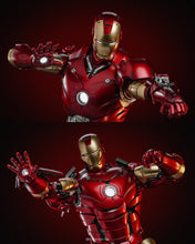 Load image into Gallery viewer, Hot Toys MMS825D72B Iron Man 1/6th scale Iron Man Mark III (Armor Suit Up Version) Collectible Figure Special Edition
