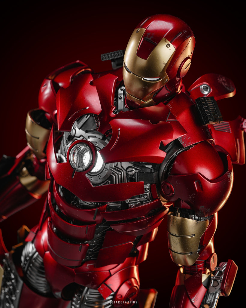Hot Toys MMS825D72B Iron Man 1/6th scale Iron Man Mark III (Armor Suit Up Version) Collectible Figure Special Edition