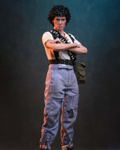 Preorder! Hot Toys MMS896AE Aliens Ellen Ripley (Artisan Edition Deluxe Version) [Hot Toys Exclusive] 1/6th scale Collectible Figure