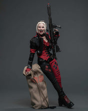 Load image into Gallery viewer, Hot Toys MMS773AE The Suicide Squad  1/6th scale Harley Quinn Collectible Figure (Artisan Edition)