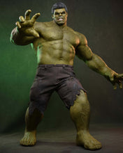 Load image into Gallery viewer, Preorder! Hot Toys MMS905 Spider-Man: Brand New Day Hulk 1/6th scale Collectible Figure