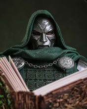 Load image into Gallery viewer, Preorder! Hot Toys MMS907B Avengers: Doomsday 1/6th scale Doctor Doom Collectible Figure (Ultimate Version) Special Edition