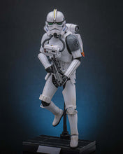 Load image into Gallery viewer, Hot Toys VGM82 Star Wars Jedi: Survivor 1/6th scale Jetpack Trooper Collectible Figure (Hot Toys Exclusive)