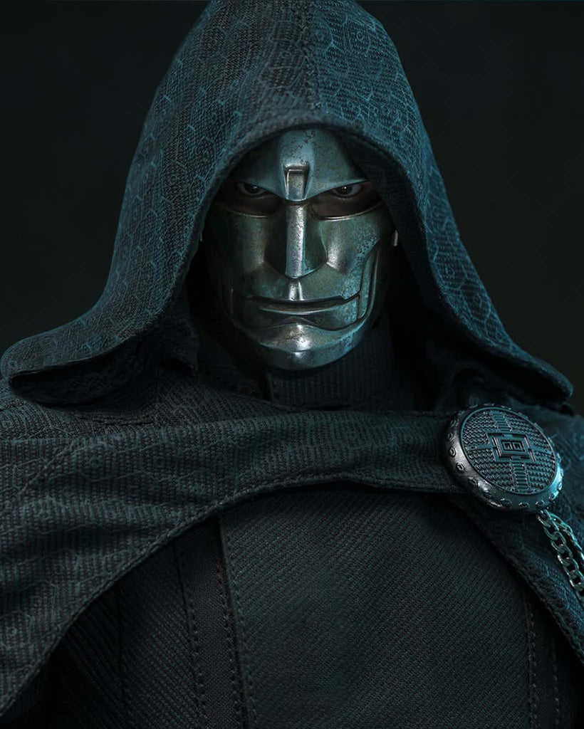 Hot Toys MMS902 Avengers: Doomsday Victor Von Doom [Hot Toys Exclusive] 1/6th scale Collectible Figure