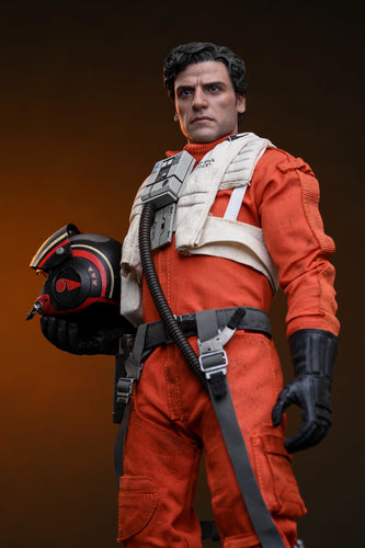 Hot Toys MMS806 Star Wars The Force Awakens 1/6th scale Poe Dameron Collectible Figure