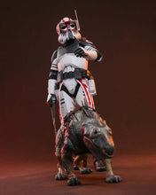 Load image into Gallery viewer, Hot Toys TMS167 Star Wars: The Clone Wars - Sergeant Hound 1/6th Scale Collectible Figure