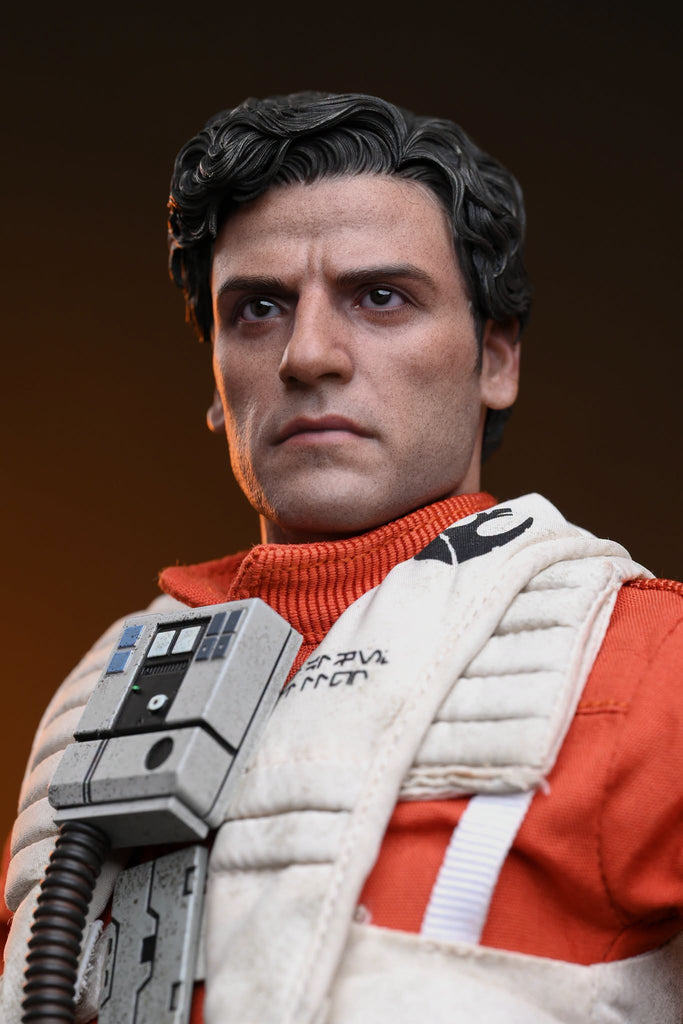 Hot Toys MMS806 Star Wars The Force Awakens 1/6th scale Poe Dameron Collectible Figure