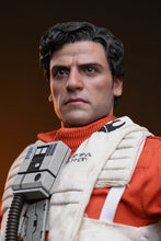 Load image into Gallery viewer, Hot Toys MMS806 Star Wars The Force Awakens 1/6th scale Poe Dameron Collectible Figure