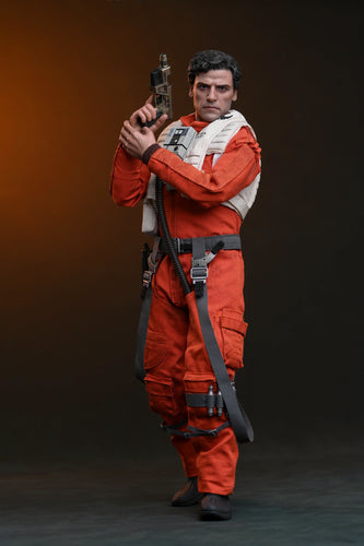 Hot Toys MMS806 Star Wars The Force Awakens 1/6th scale Poe Dameron Collectible Figure