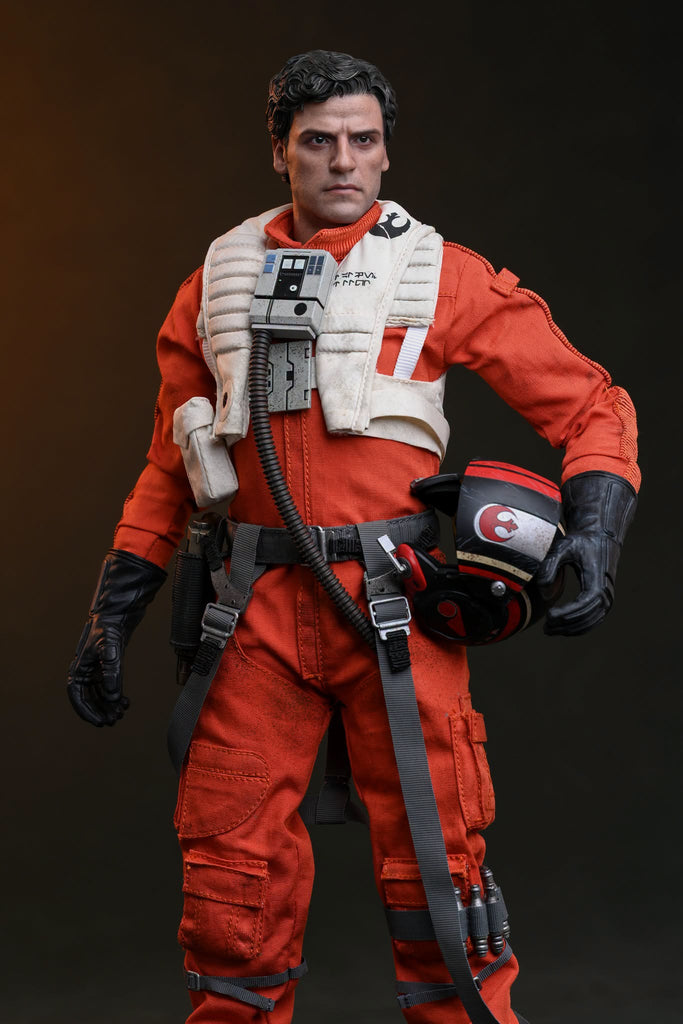 Hot Toys MMS806 Star Wars The Force Awakens 1/6th scale Poe Dameron Collectible Figure