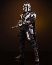 Load image into Gallery viewer, Hot Toys MMS872 Star Wars: The Mandalorian &amp; Grogu 1/6th scale The Mandalorian and Grogu Collectible Set