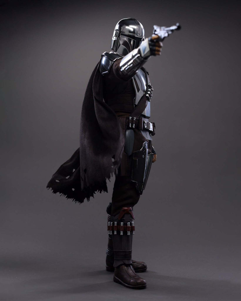 Hot Toys MMS872 Star Wars: The Mandalorian & Grogu 1/6th scale The Mandalorian and Grogu Collectible Set