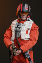 Load image into Gallery viewer, Hot Toys MMS806 Star Wars The Force Awakens 1/6th scale Poe Dameron Collectible Figure