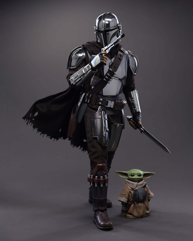 Hot Toys MMS872 Star Wars: The Mandalorian & Grogu 1/6th scale The Mandalorian and Grogu Collectible Set