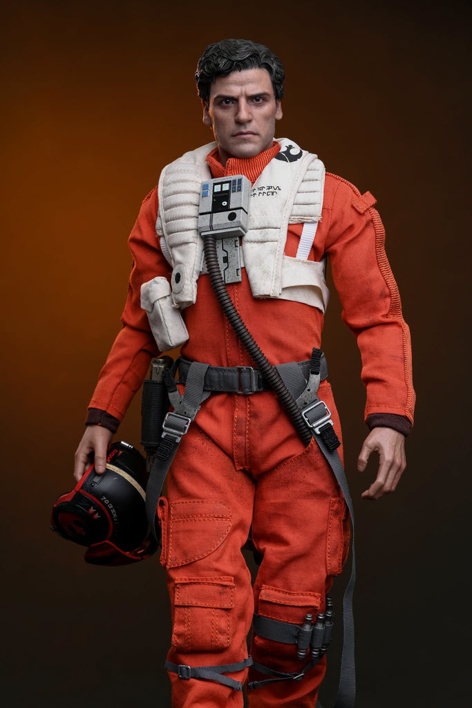 Hot Toys MMS806 Star Wars The Force Awakens 1/6th scale Poe Dameron Collectible Figure