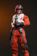 Load image into Gallery viewer, Hot Toys MMS806 Star Wars The Force Awakens 1/6th scale Poe Dameron Collectible Figure