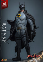 Load image into Gallery viewer, Hot Toys MMS897 The Flash Batman (Arctic Suit) 1/6th scale Collectible Figure
